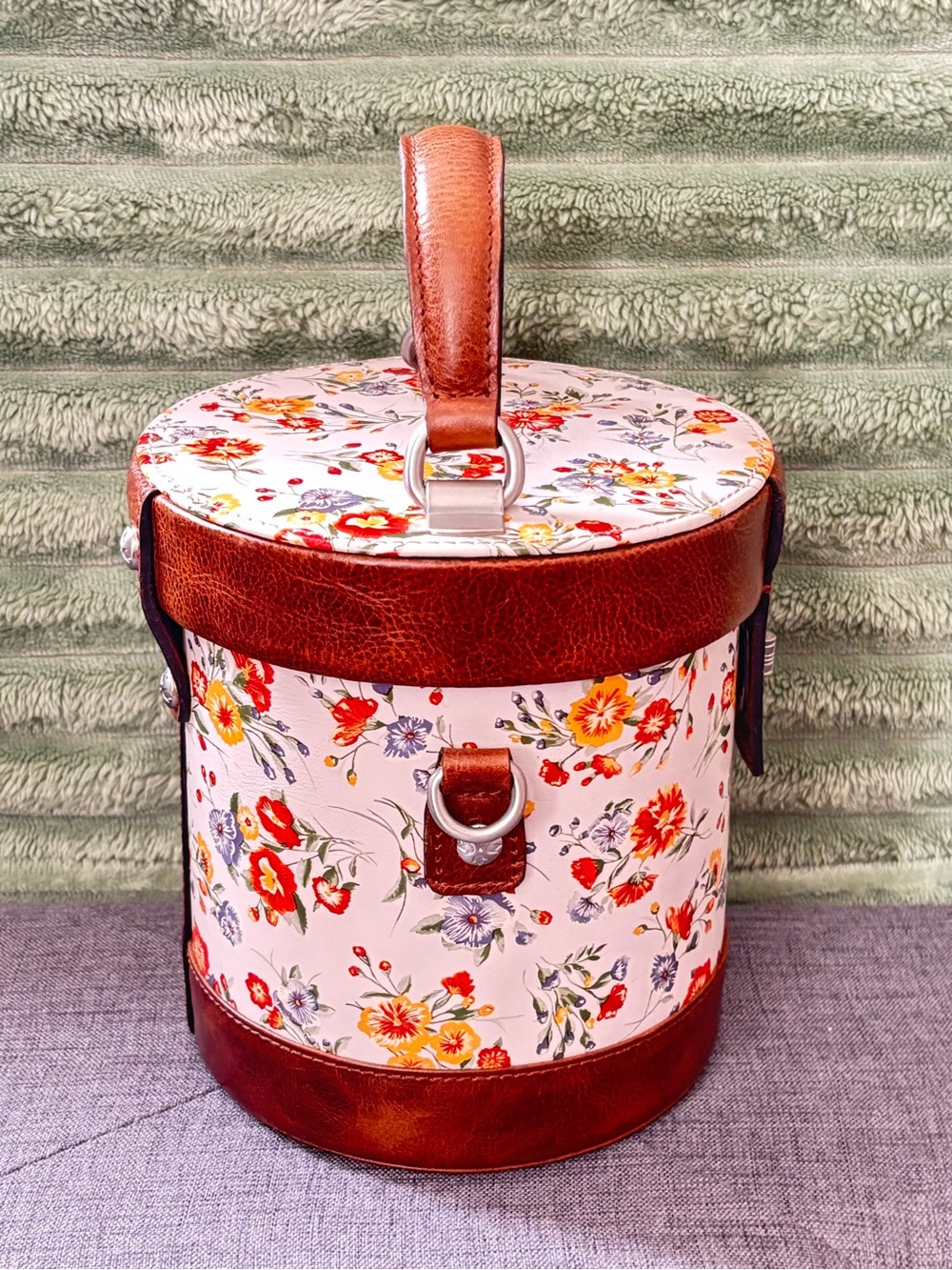 Patricia Nash Cream Floral Cylinder Crossbody with Brown Trim and Coin Purse - Picture 6 of 15
